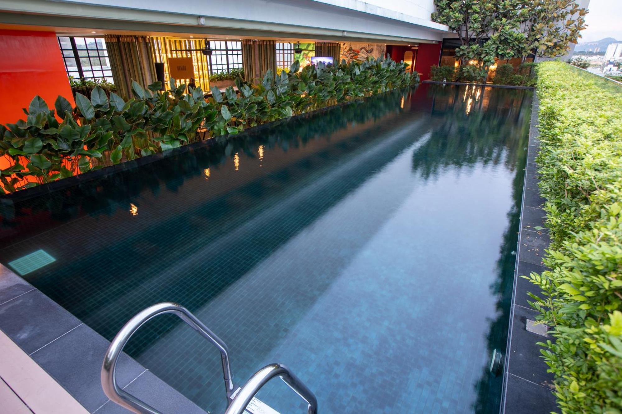 The Upper House, Batu Kawan Hotel Simpang Ampat  Buitenkant foto